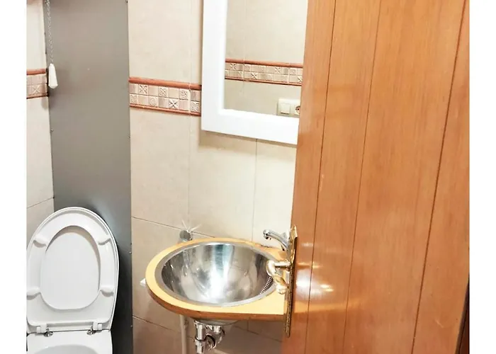 Aun Paso Del Centro De Vigo